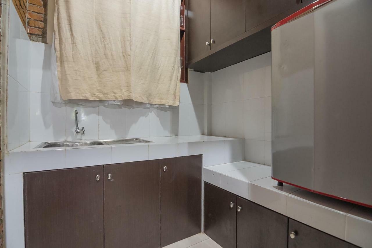 Reddoorz Plus Near Cambridge City Square 2 Medan Bagian luar foto