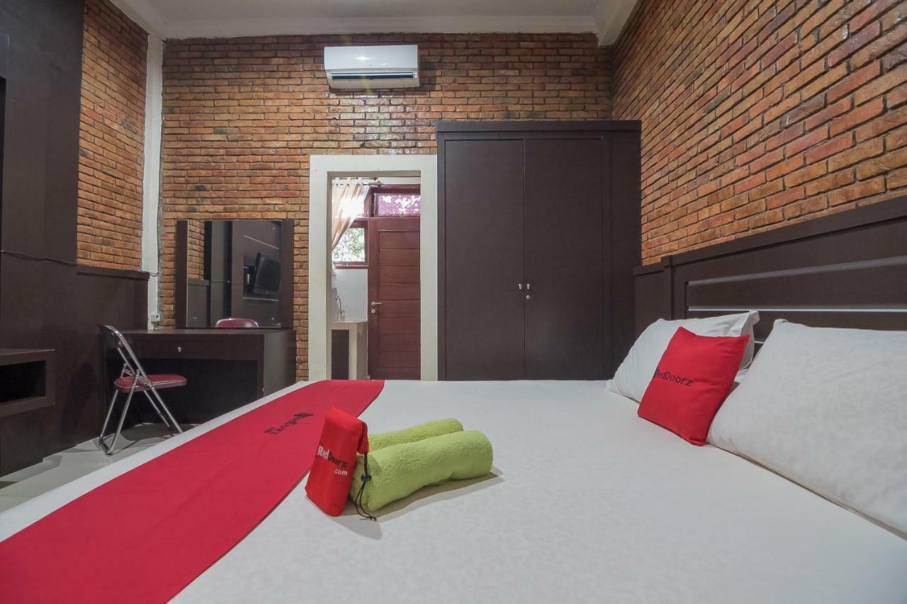 Reddoorz Plus Near Cambridge City Square 2 Medan Bagian luar foto