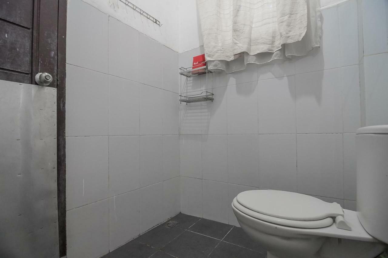 Reddoorz Plus Near Cambridge City Square 2 Medan Bagian luar foto