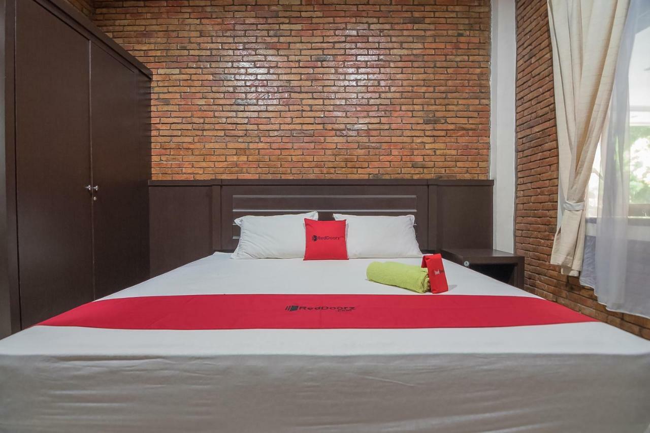 Reddoorz Plus Near Cambridge City Square 2 Medan Bagian luar foto