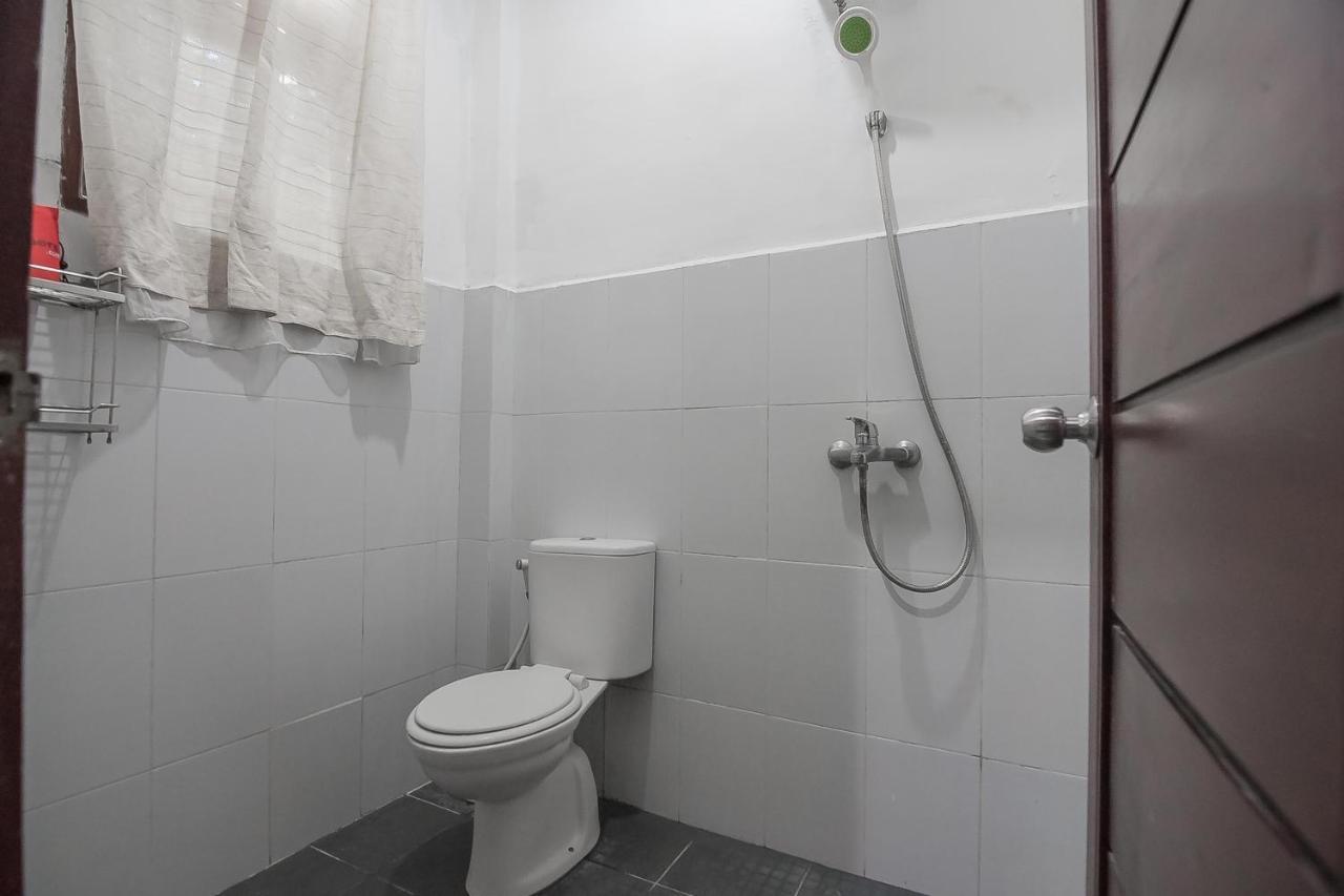 Reddoorz Plus Near Cambridge City Square 2 Medan Bagian luar foto